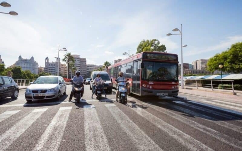 El futuro del transporte público en España exige 3.300 millones al año: ¿está el país listo para el gran salto eléctrico? Portal inmobiliario de noticias profesionales