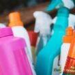 ¿Guardas productos de limpieza bajo el fregadero? Descubre los peligros ocultos en tu cocina Portal inmobiliario de noticias profesionales