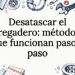 Tarjeta ilustrada con herramientas para destapar fregaderos