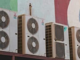 Aire acondicionado multisplit con varias unidades de climatización para distintas estancias
