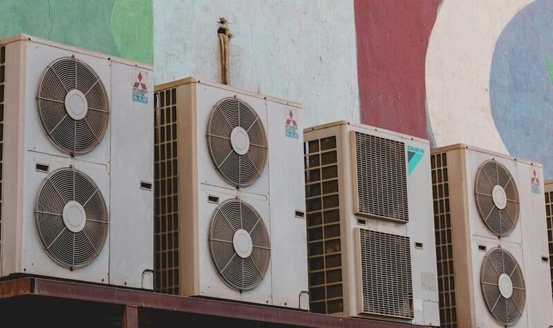 Aire acondicionado multisplit con varias unidades de climatización para distintas estancias
