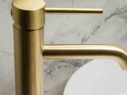 Cambiar grifo baño por un monomando instalado sobre un lavabo