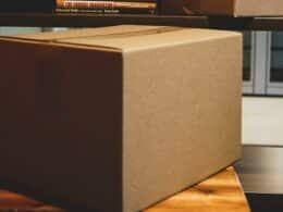Cajas de cartón preparadas para embalar una mudanza