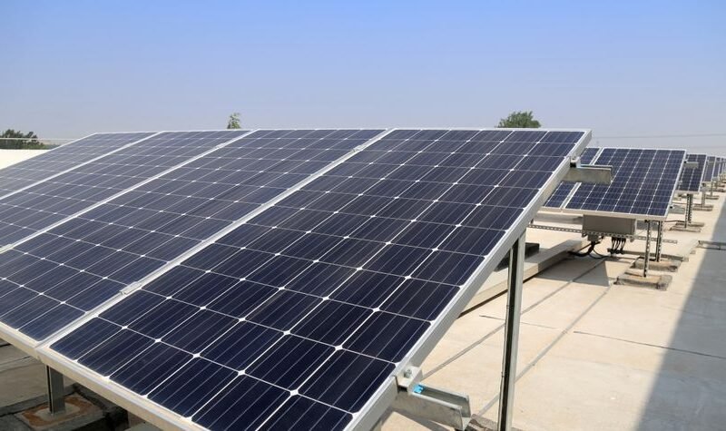 Estructura placas solares y soportes de una instalación fotovoltaica