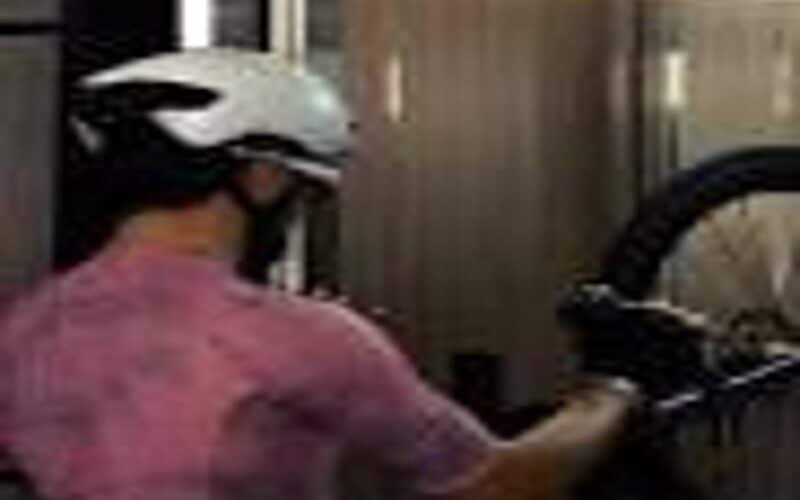 Ley de Propiedad Horizontal: ¿Puedo llevar mi bicicleta en el ascensor? Portal inmobiliario de noticias profesionales