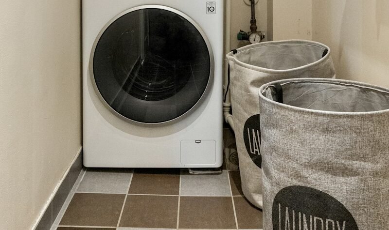 Instalar secadora bomba de calor en una zona de lavandería ventilada