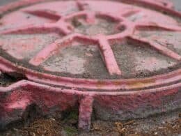 Arqueta de saneamiento para una guía sobre limpieza de arquetas
