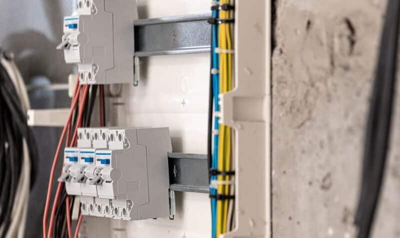 Magnetotérmico salta en un cuadro eléctrico de vivienda