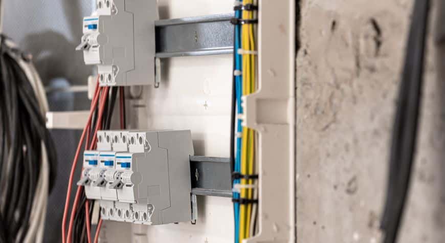 Magnetotérmico salta en un cuadro eléctrico de vivienda