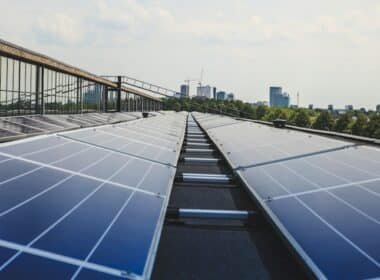 Paneles fotovoltaicos para explicar el funcionamiento de un microinversor solar