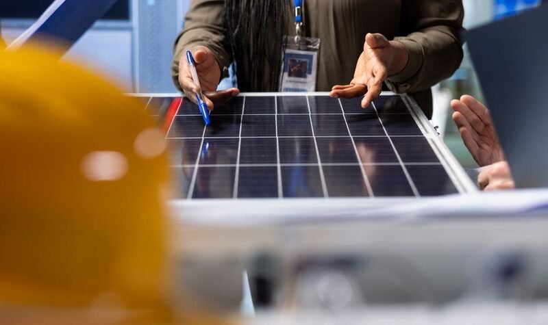 Paneles solares TOPCon y análisis de componentes fotovoltaicos