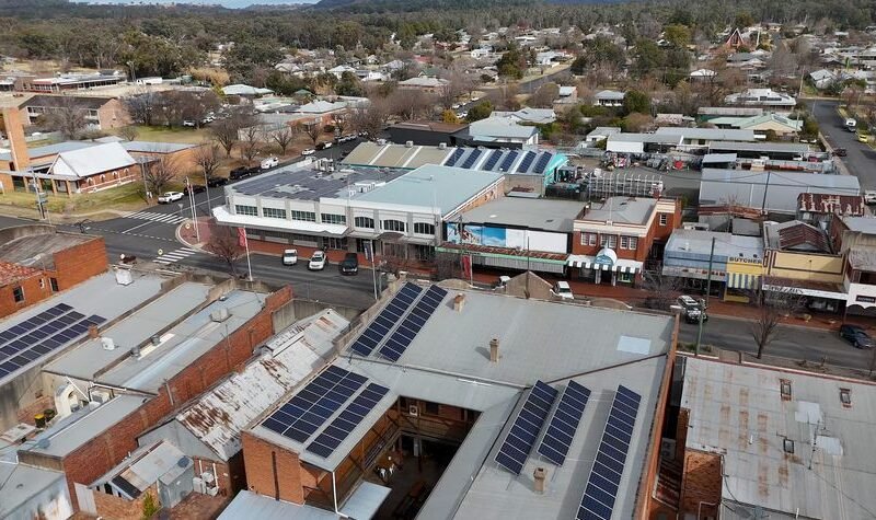Placas solares cubierta plana en edificios residenciales