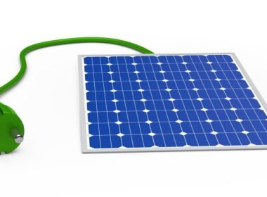 Placas solares flexibles y detalle de un módulo fotovoltaico ligero