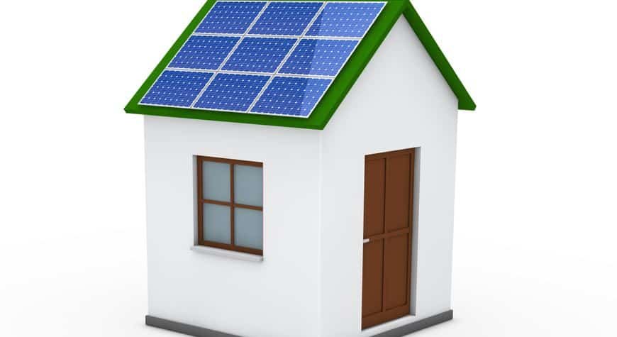 Placas solares tejado de teja instaladas en una vivienda
