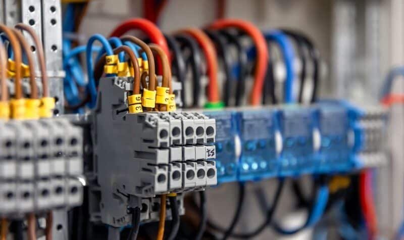 Toma de tierra vivienda y cableado en cuadro eléctrico